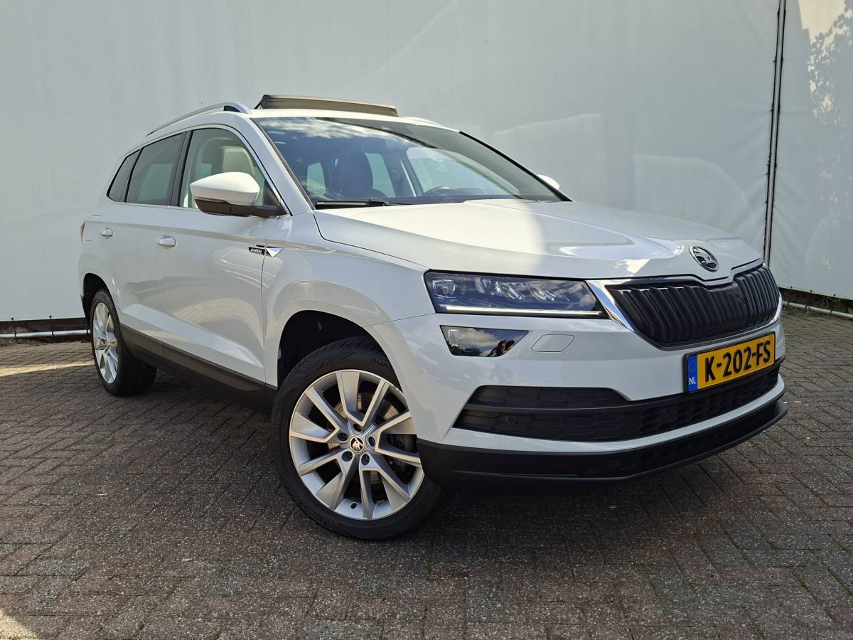 Škoda Karoq ŠKODA Karoq 1.5 TSI ACT Style Pano 360° Carplay Trekhaak Business Sportline