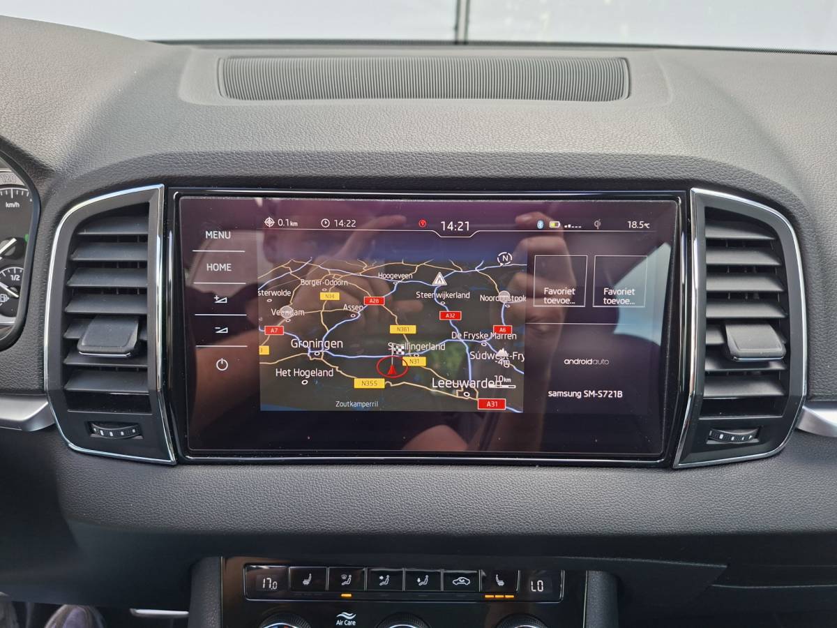 Škoda Karoq ŠKODA Karoq 1.5 TSI ACT Style Pano 360° Carplay Trekhaak Business Sportline