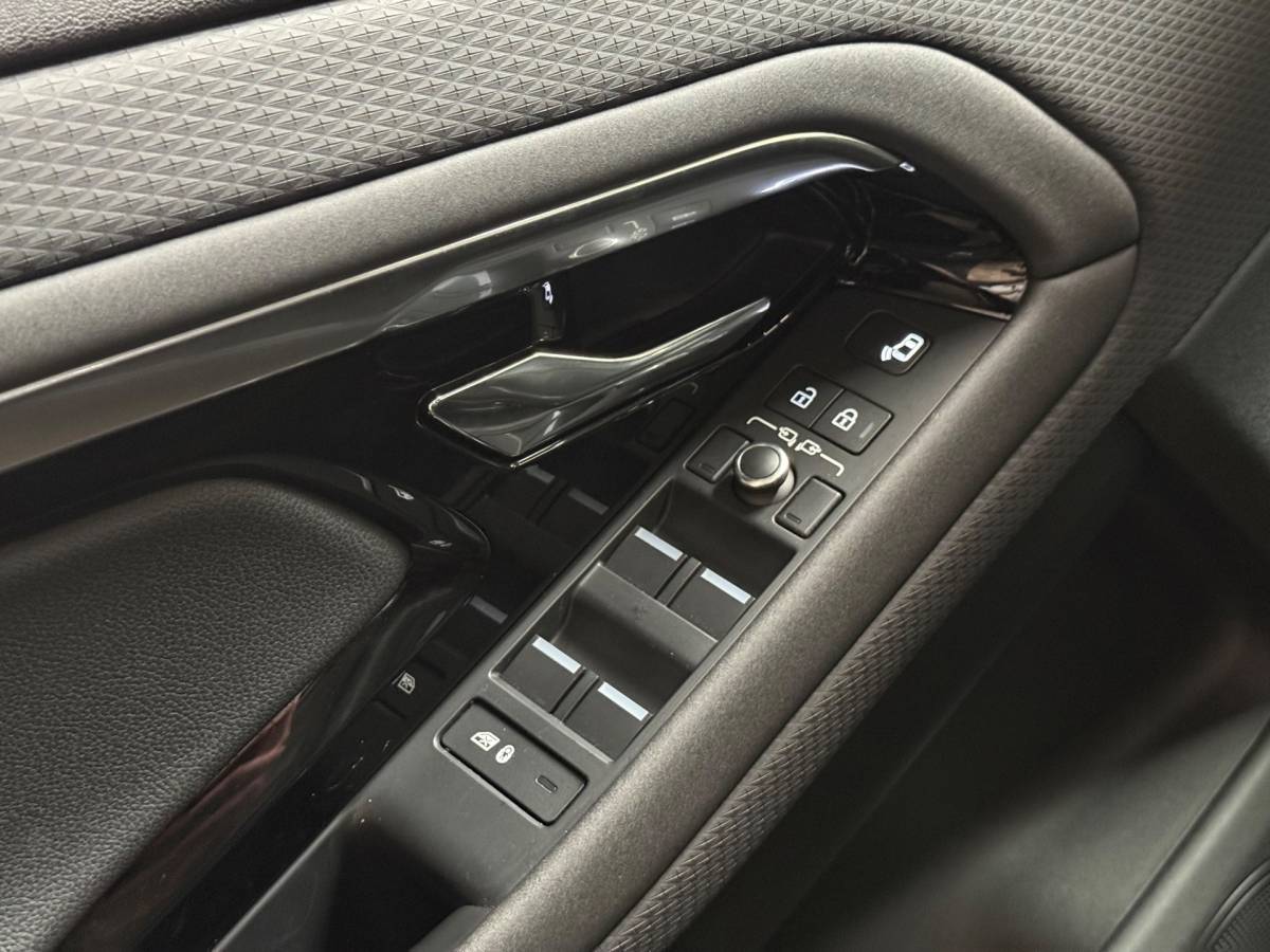 Land Rover Range Rover Evoque Land Rover RANGE ROVER EVOQUE 1.5 P300e AWD SE | Stoelverwarming | Camera | Carplay | HUD