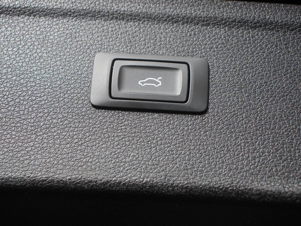 Audi Q5 Audi Q5 50 TFSI e quattro S edition Climate control Adaptieve cruise control Led Apple Carplay/ Android Auto Parkeersensoren Verwarmde voorstoelen Keyless Lane assist Lichtmetalen velgen