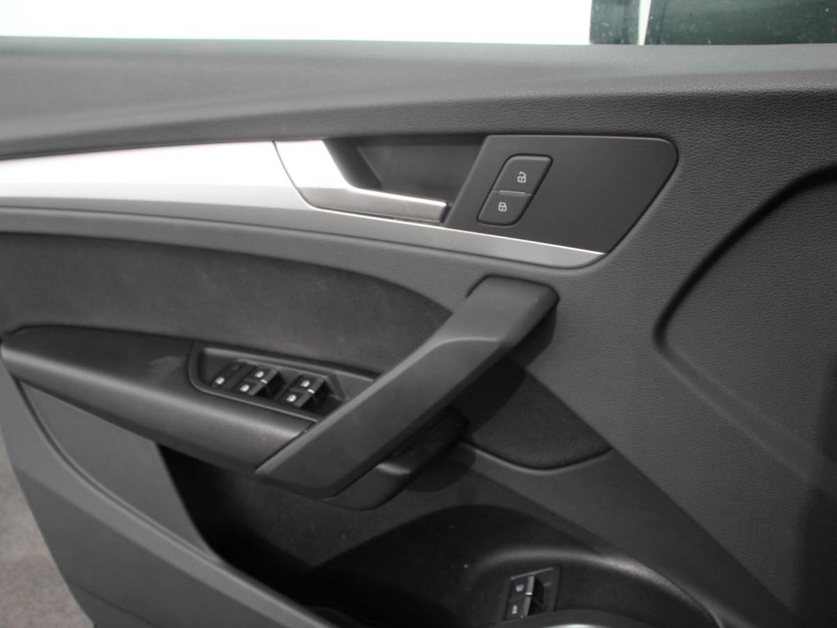 Audi Q5 Audi Q5 50 TFSI e quattro S edition Climate control Adaptieve cruise control Led Apple Carplay/ Android Auto Parkeersensoren Verwarmde voorstoelen Keyless Lane assist Lichtmetalen velgen