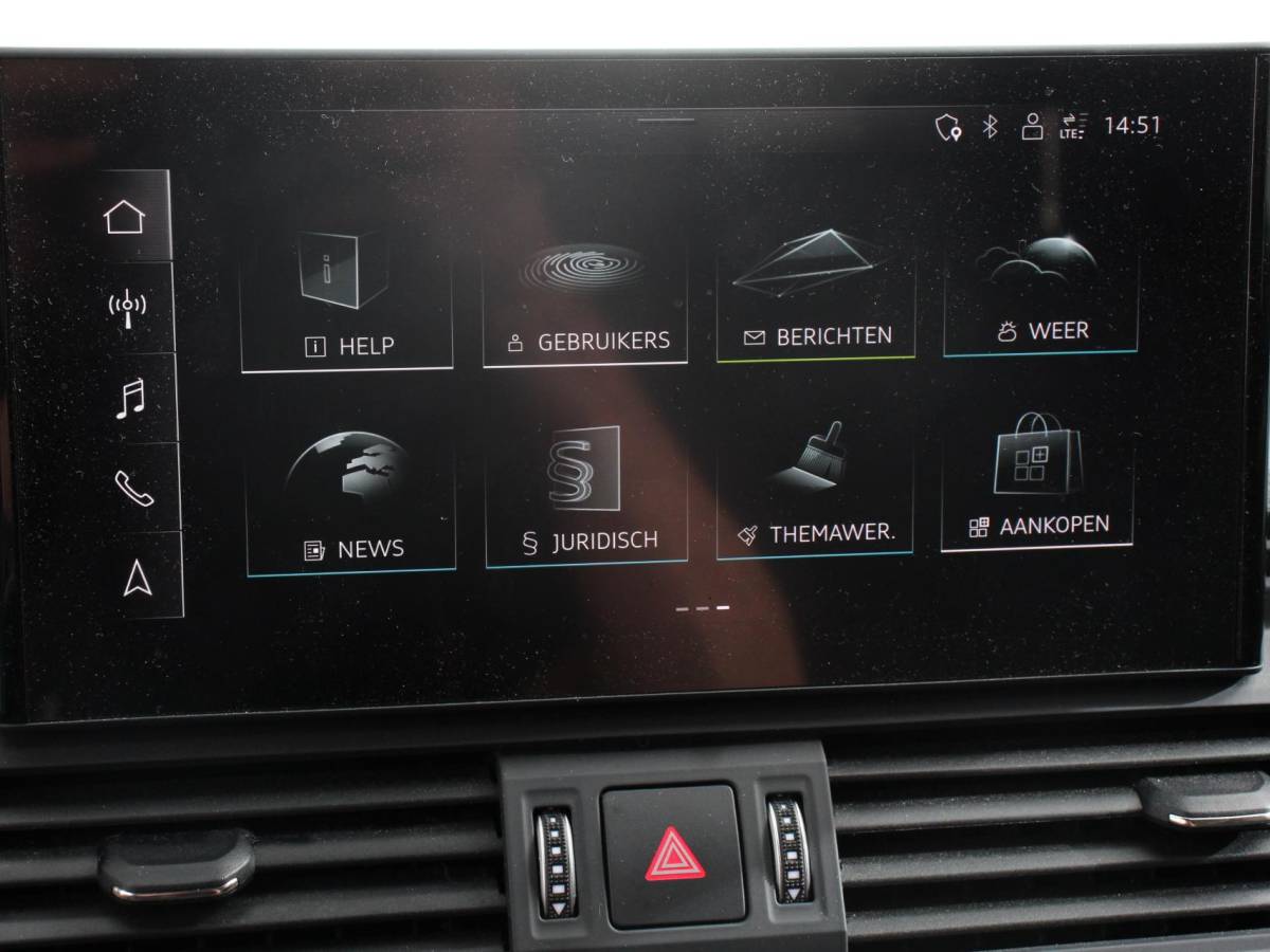 Audi Q5 Audi Q5 50 TFSI e quattro S edition Climate control Adaptieve cruise control Led Apple Carplay/ Android Auto Parkeersensoren Verwarmde voorstoelen Keyless Lane assist Lichtmetalen velgen
