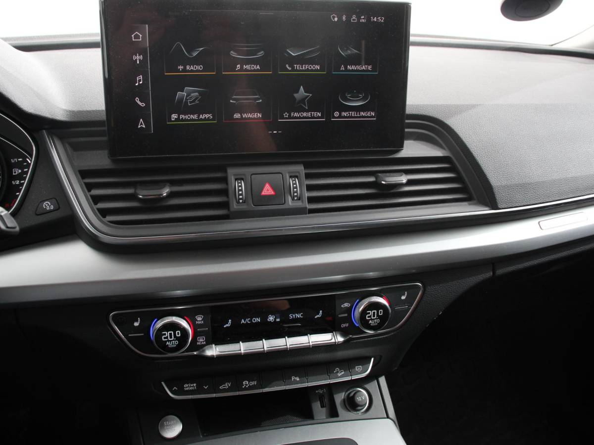 Audi Q5 Audi Q5 50 TFSI e quattro S edition Climate control Adaptieve cruise control Led Apple Carplay/ Android Auto Parkeersensoren Verwarmde voorstoelen Keyless Lane assist Lichtmetalen velgen