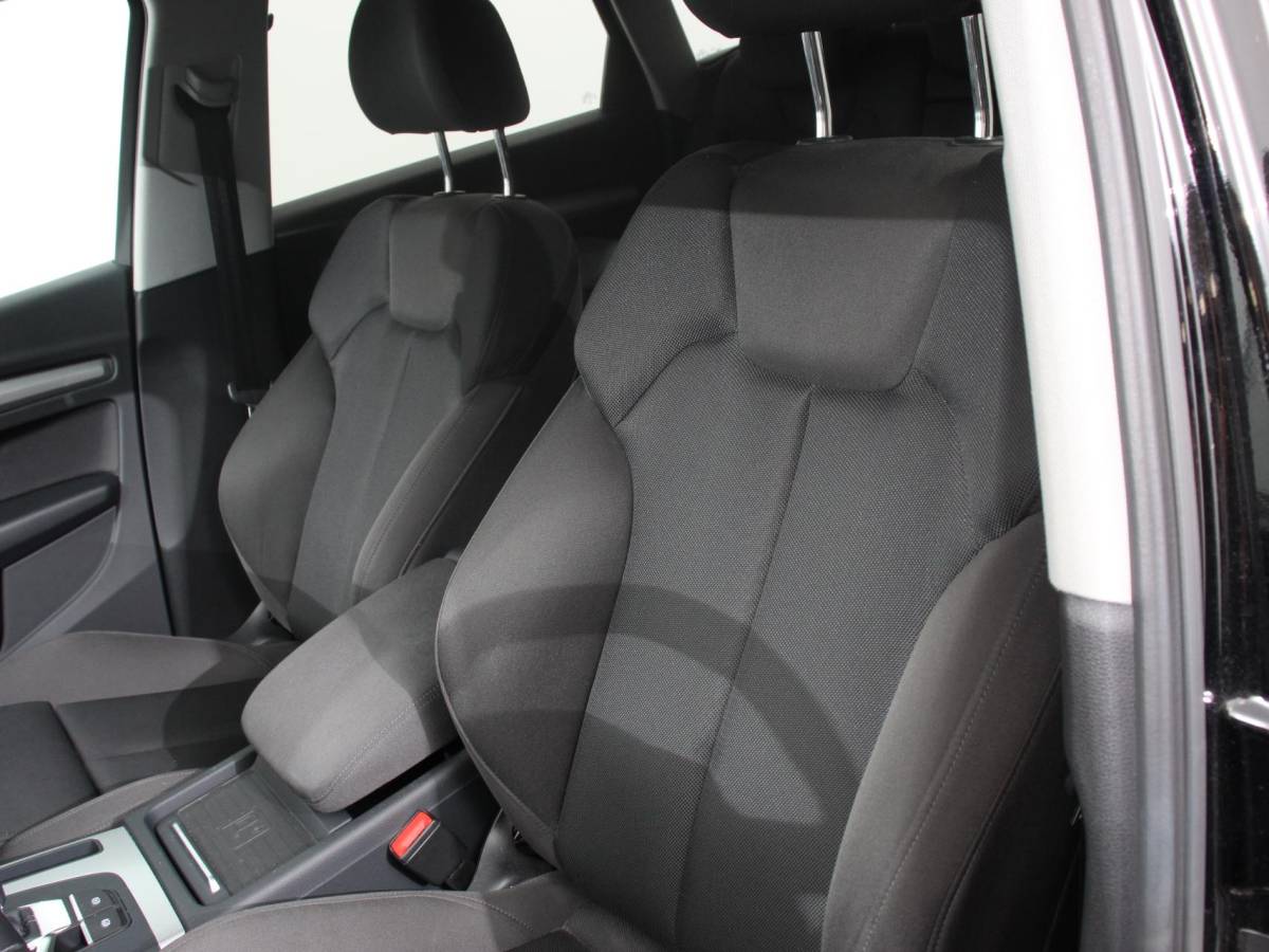 Audi Q5 Audi Q5 50 TFSI e quattro S edition Climate control Adaptieve cruise control Led Apple Carplay/ Android Auto Parkeersensoren Verwarmde voorstoelen Keyless Lane assist Lichtmetalen velgen