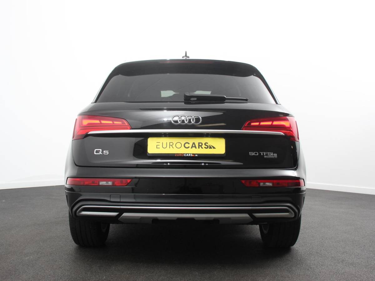 Audi Q5 Audi Q5 50 TFSI e quattro S edition Climate control Adaptieve cruise control Led Apple Carplay/ Android Auto Parkeersensoren Verwarmde voorstoelen Keyless Lane assist Lichtmetalen velgen