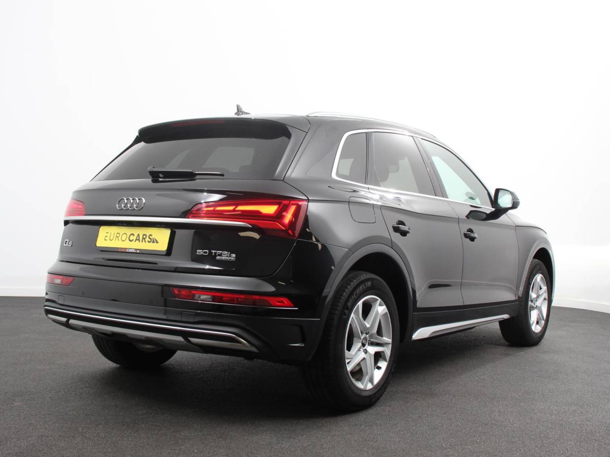 Audi Q5 Audi Q5 50 TFSI e quattro S edition Climate control Adaptieve cruise control Led Apple Carplay/ Android Auto Parkeersensoren Verwarmde voorstoelen Keyless Lane assist Lichtmetalen velgen
