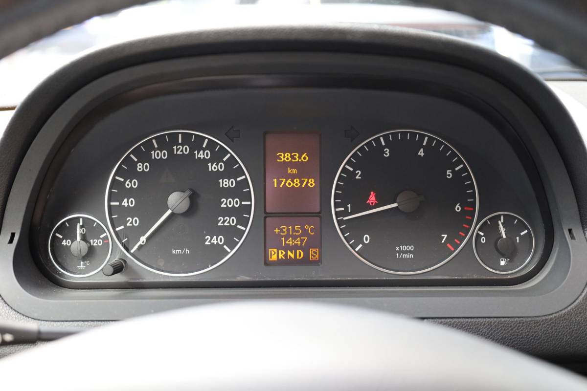 Mercedes-Benz A-Klasse Mercedes-Benz A-klasse 170 Avantgarde TREKHAAK LEER CRUISE AIRCO ELEC.SPIEGELS LMV ALL-SEASON NAP ZEER NETJES!!