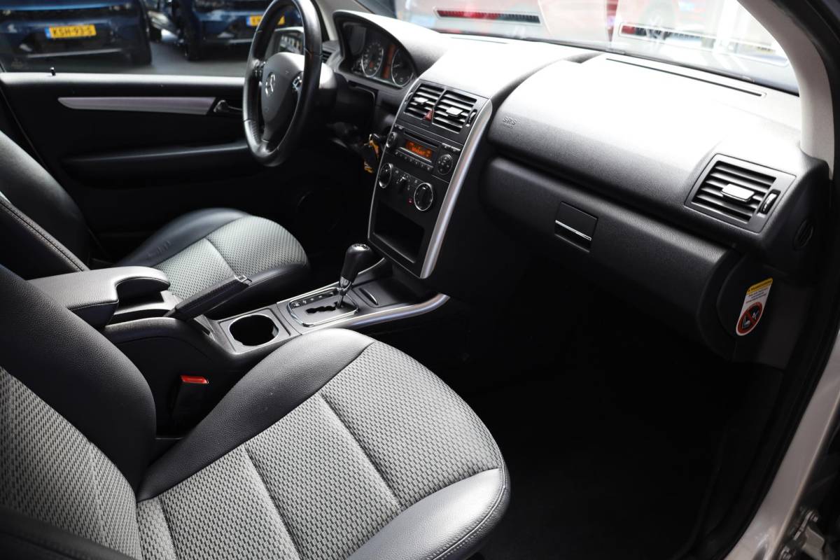 Mercedes-Benz A-Klasse Mercedes-Benz A-klasse 170 Avantgarde TREKHAAK LEER CRUISE AIRCO ELEC.SPIEGELS LMV ALL-SEASON NAP ZEER NETJES!!