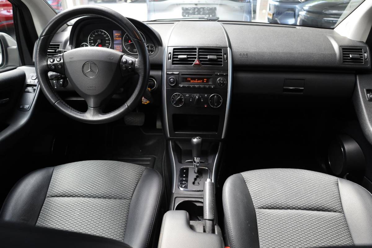 Mercedes-Benz A-Klasse Mercedes-Benz A-klasse 170 Avantgarde TREKHAAK LEER CRUISE AIRCO ELEC.SPIEGELS LMV ALL-SEASON NAP ZEER NETJES!!