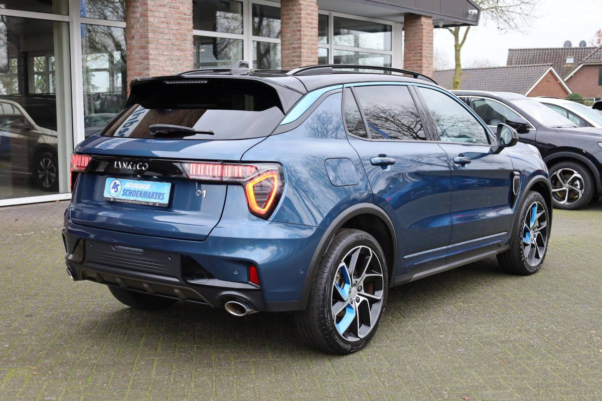Lynk & Co 01 Lynk & Co 01 1.5 261PK! 6.6Kwh LADEN! 360-CAMERA STOELVERW. PANO/SCHUIF MEMORY INFINITY DAB NAVI CARPLAY ELEK.ACHTERKLEP 20″LMV