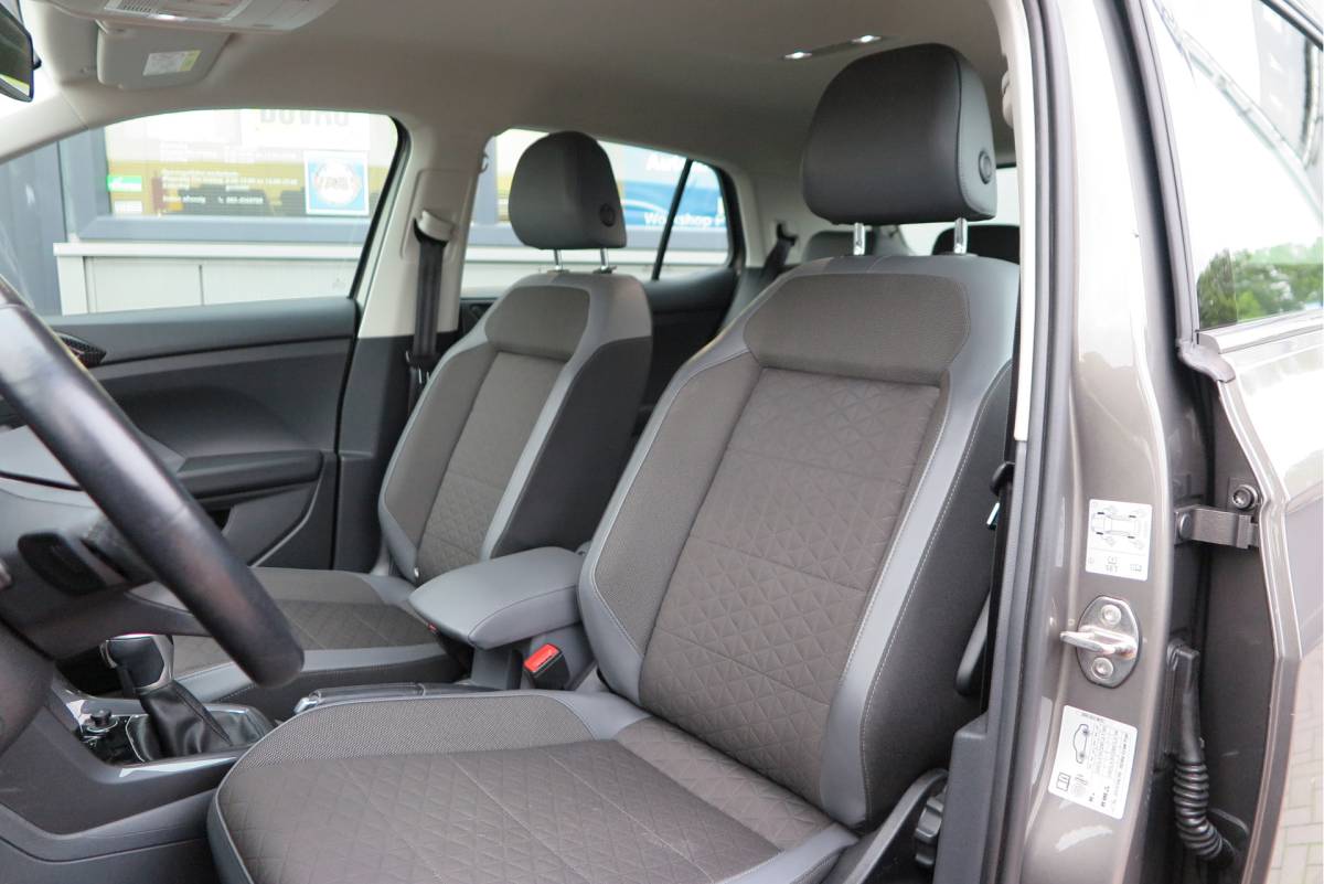 Volkswagen T-Cross Volkswagen T-Cross 1.0 TSI 110pk DSG Style, Led, Virtual Cockpit, Navigatie, Stoelverwarming, DAB+ ,Carplay ,etc .