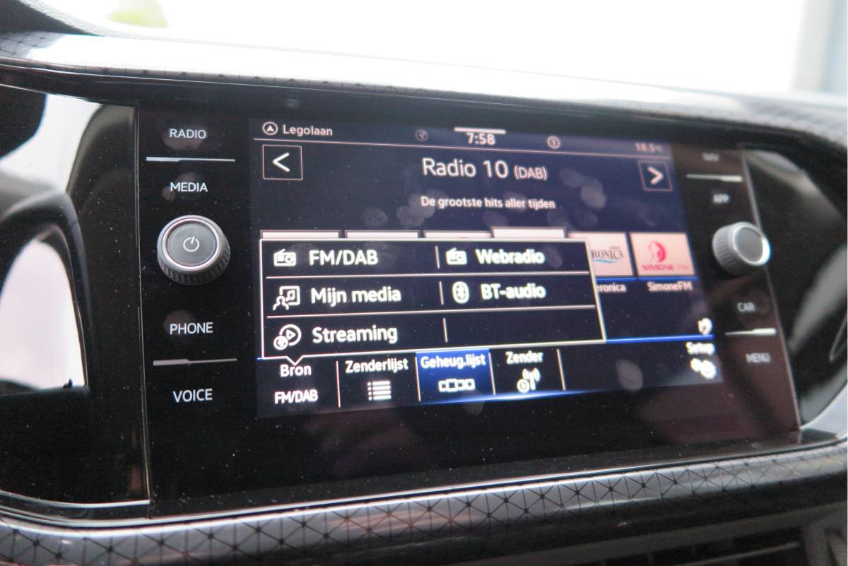 Volkswagen T-Cross Volkswagen T-Cross 1.0 TSI 110pk DSG Style, Led, Virtual Cockpit, Navigatie, Stoelverwarming, DAB+ ,Carplay ,etc .