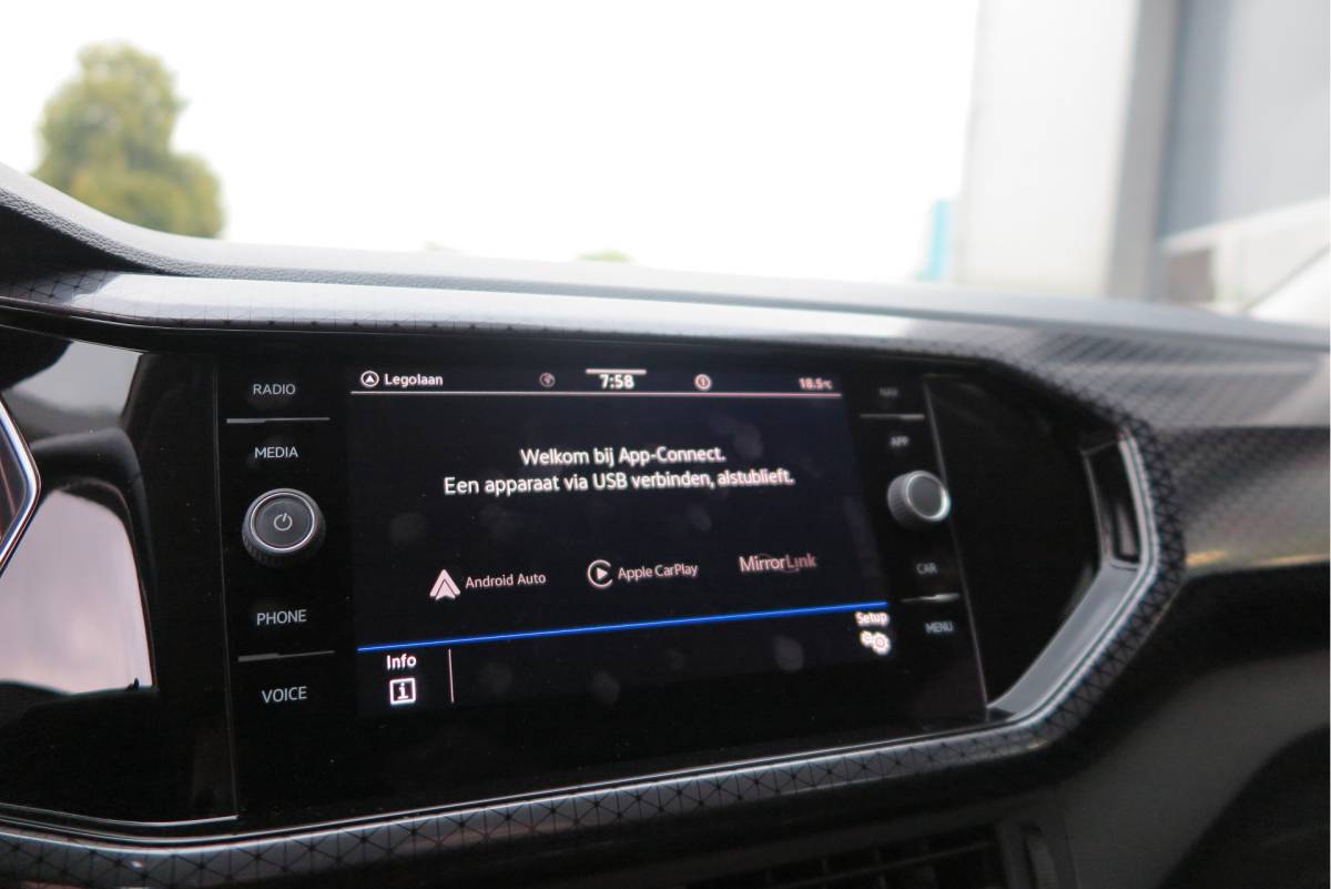 Volkswagen T-Cross Volkswagen T-Cross 1.0 TSI 110pk DSG Style, Led, Virtual Cockpit, Navigatie, Stoelverwarming, DAB+ ,Carplay ,etc .