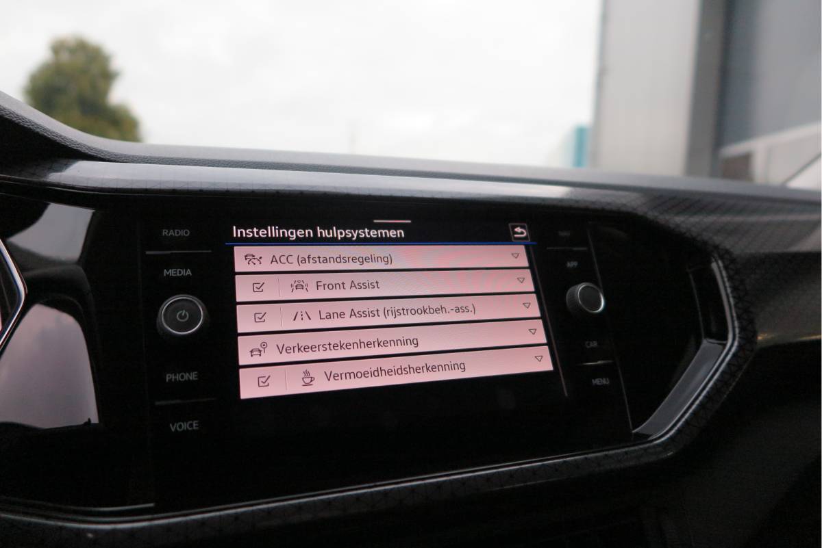 Volkswagen T-Cross Volkswagen T-Cross 1.0 TSI 110pk DSG Style, Led, Virtual Cockpit, Navigatie, Stoelverwarming, DAB+ ,Carplay ,etc .
