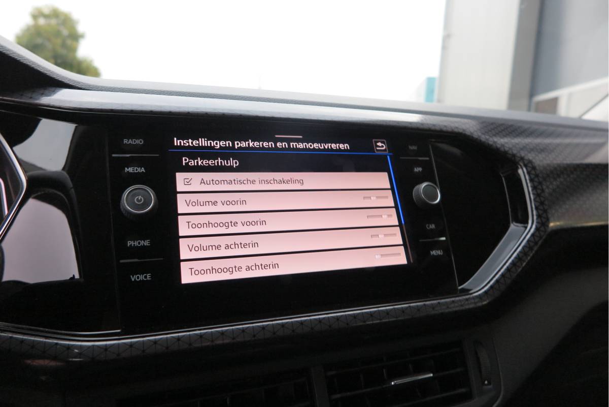 Volkswagen T-Cross Volkswagen T-Cross 1.0 TSI 110pk DSG Style, Led, Virtual Cockpit, Navigatie, Stoelverwarming, DAB+ ,Carplay ,etc .