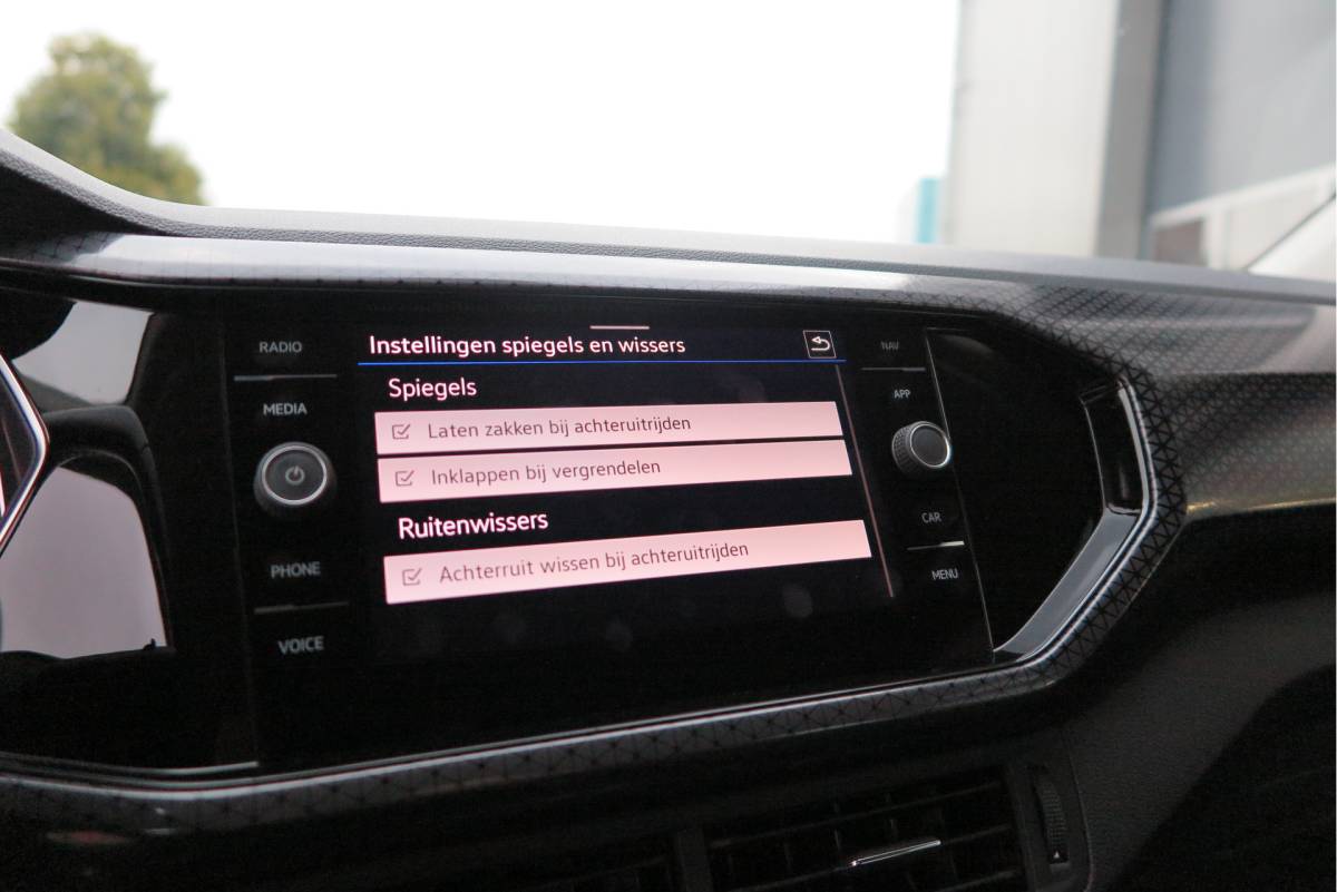 Volkswagen T-Cross Volkswagen T-Cross 1.0 TSI 110pk DSG Style, Led, Virtual Cockpit, Navigatie, Stoelverwarming, DAB+ ,Carplay ,etc .