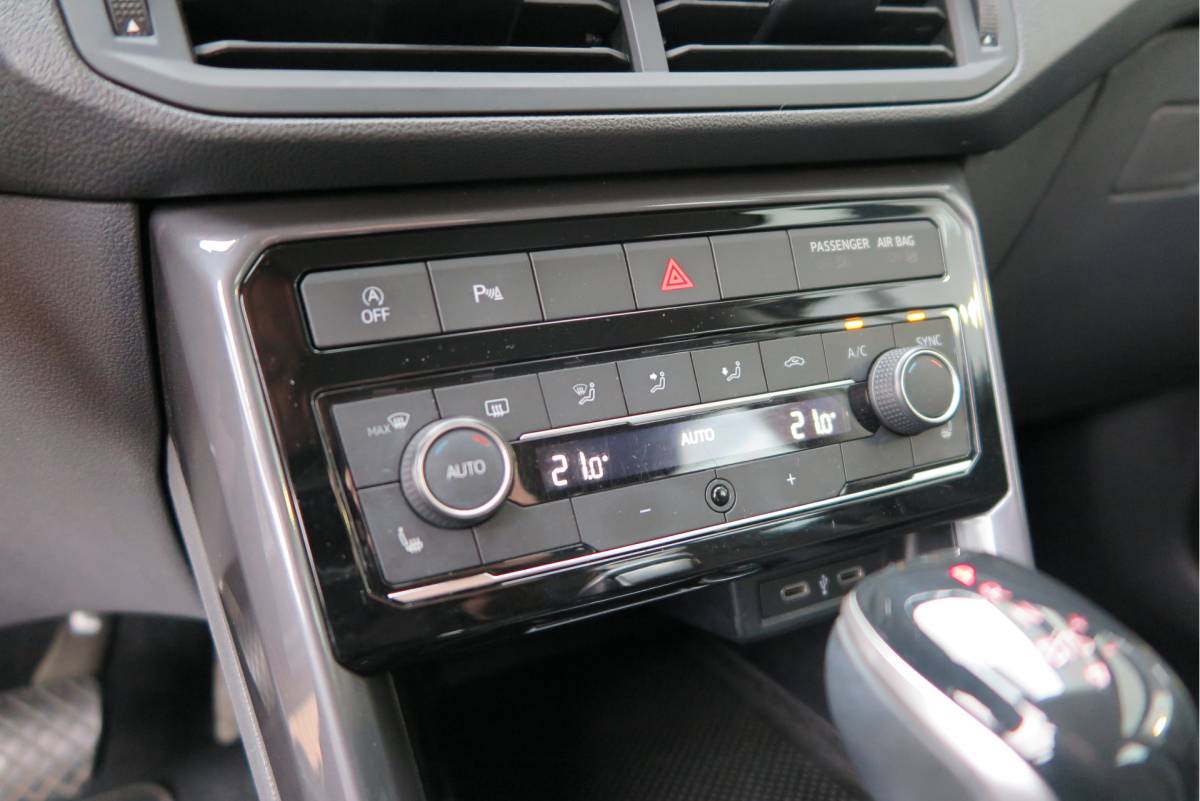 Volkswagen T-Cross Volkswagen T-Cross 1.0 TSI 110pk DSG Style, Led, Virtual Cockpit, Navigatie, Stoelverwarming, DAB+ ,Carplay ,etc .