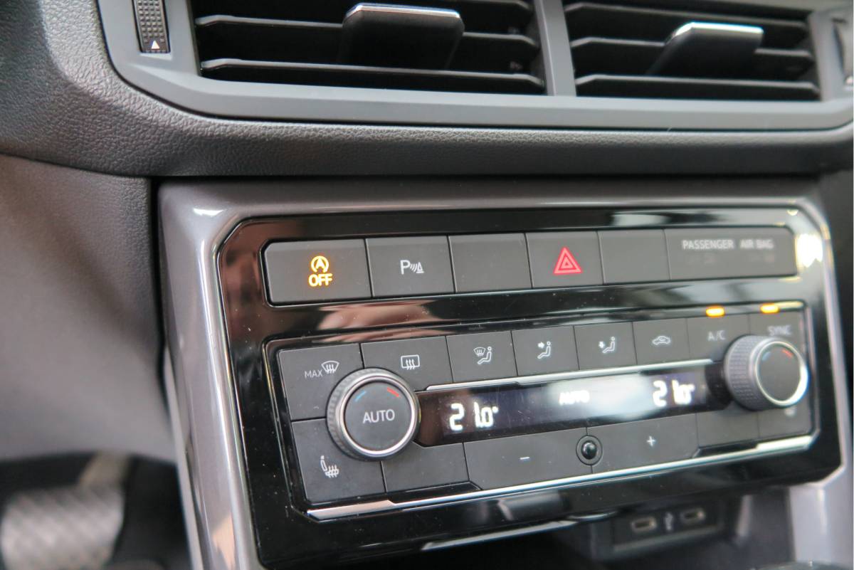 Volkswagen T-Cross Volkswagen T-Cross 1.0 TSI 110pk DSG Style, Led, Virtual Cockpit, Navigatie, Stoelverwarming, DAB+ ,Carplay ,etc .