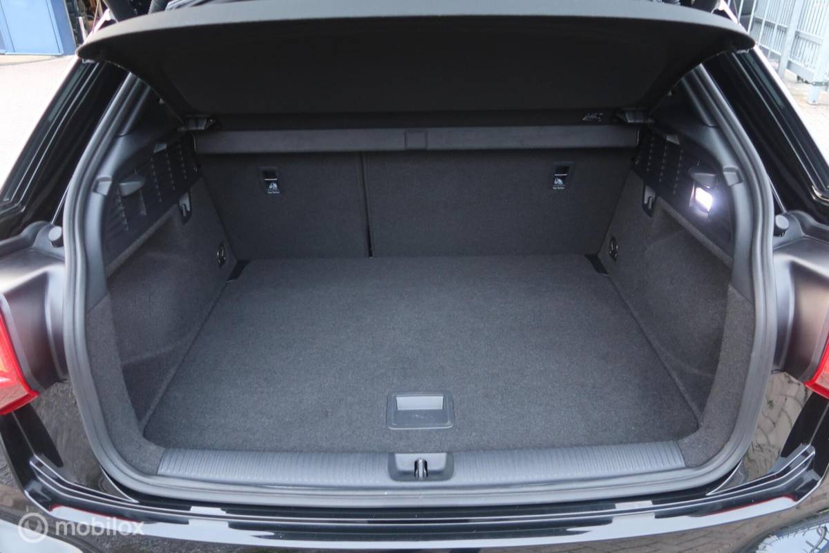 Audi Q2 Audi Q2 35 TFSI S-LINE B&O, MATRIX LED, PANODAK, KEYLESS