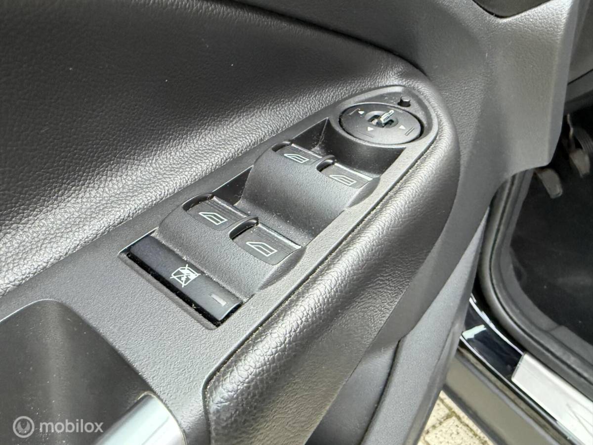 Ford Kuga Ford Kuga 1.6 T 150PK Titanium Navi/Trekhaak/Winterpakket/Clima