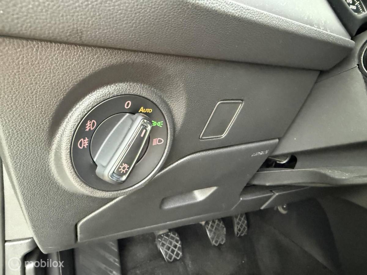 SEAT Leon Seat Leon 1.5 TSI Xcellence Business Intense Full-LED/Carplay