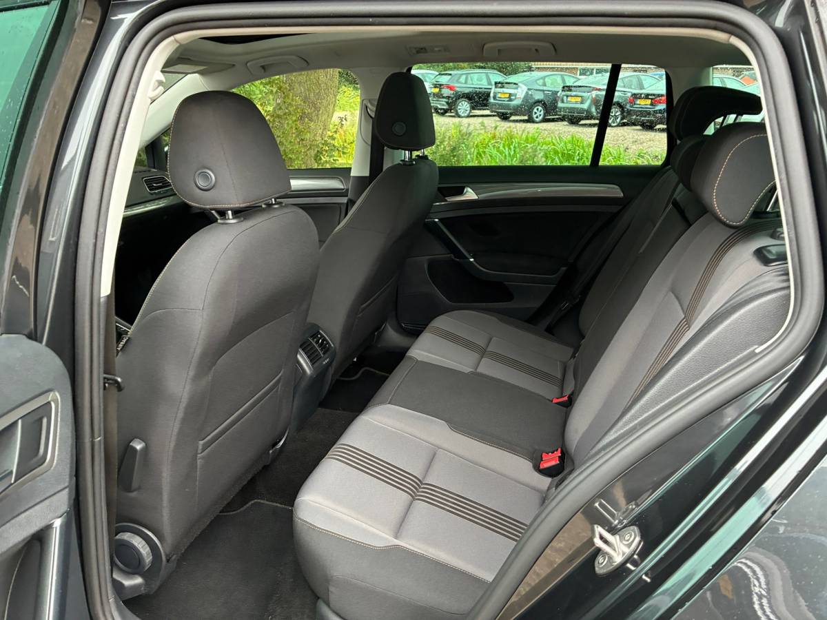 Volkswagen Golf Volkswagen Golf Variant 1.6 TDI Allstar| Pano + ACC + Trekhaak Nu € 5.975,-!!!