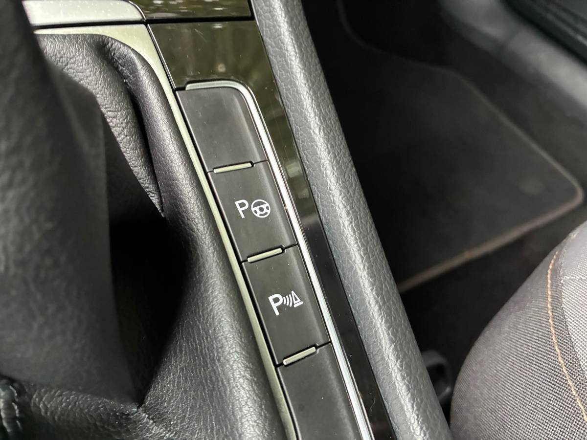 Volkswagen Golf Volkswagen Golf Variant 1.6 TDI Allstar| Pano + ACC + Trekhaak Nu € 5.975,-!!!