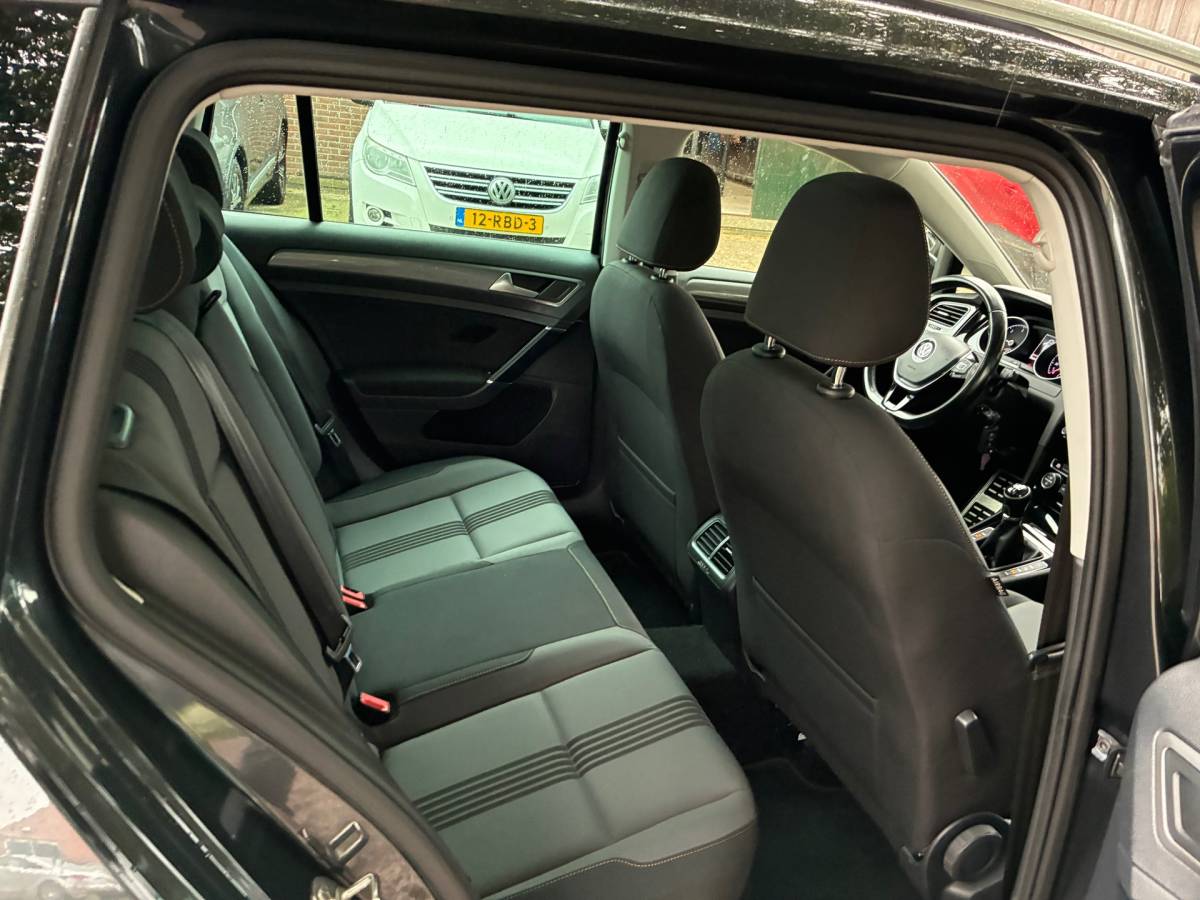 Volkswagen Golf Volkswagen Golf Variant 1.6 TDI Allstar| Pano + ACC + Trekhaak Nu € 5.975,-!!!