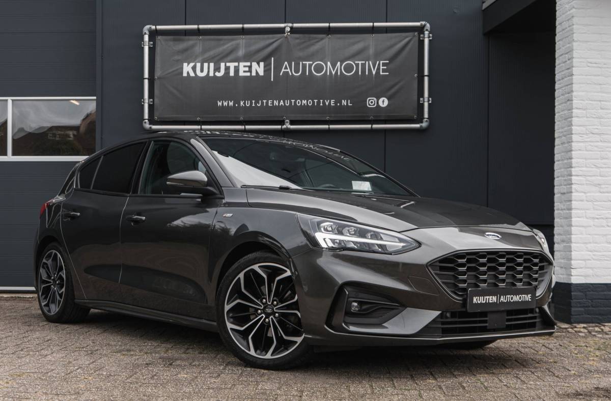 Ford Focus Ford Focus 1.0 EcoBoost ST Line / LED / Pano / HUD / Winter Pack!