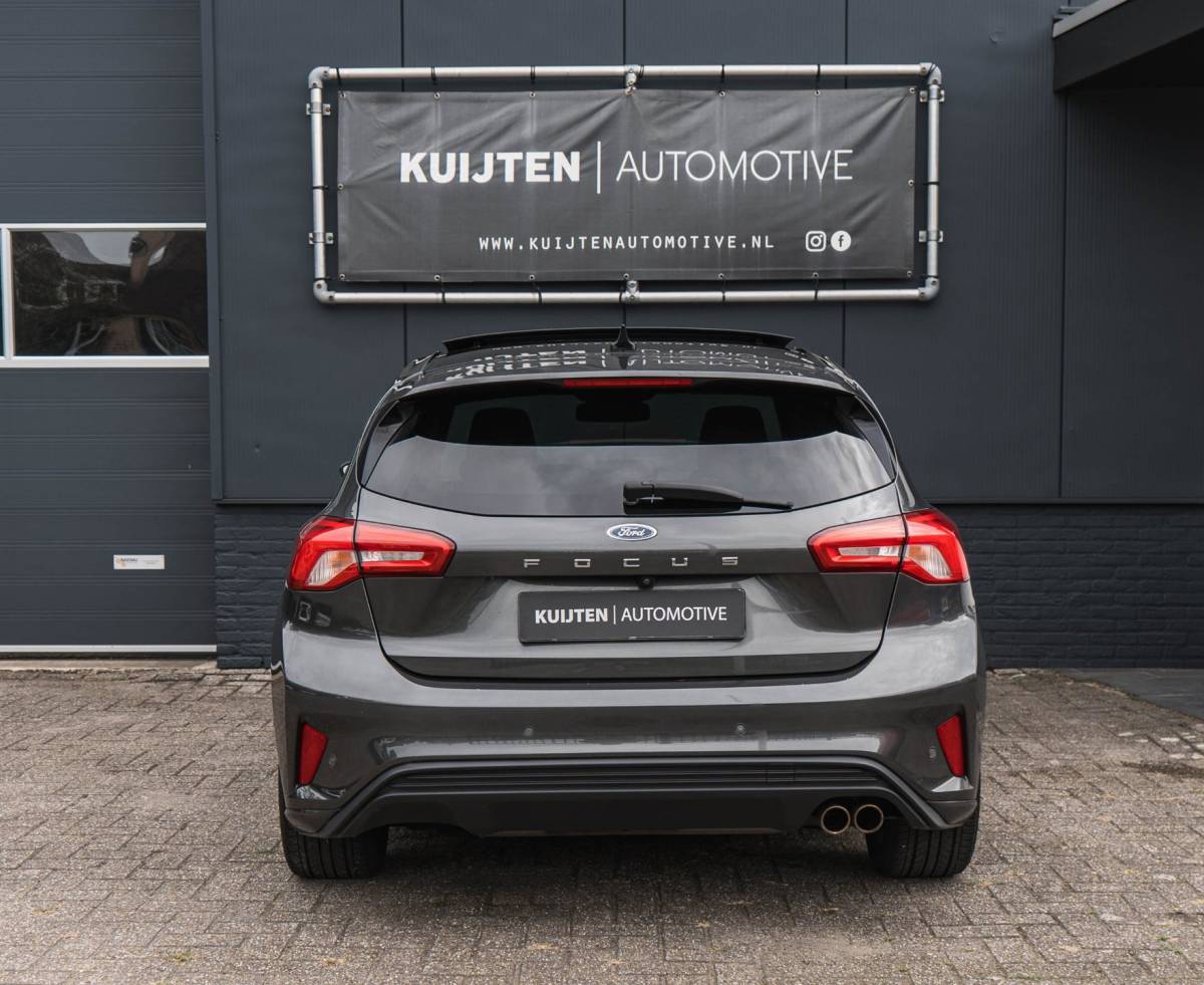 Ford Focus Ford Focus 1.0 EcoBoost ST Line / LED / Pano / HUD / Winter Pack!