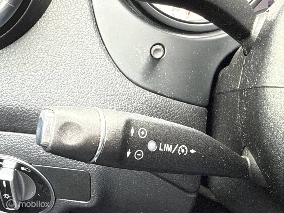Mercedes-Benz CLA Mercedes CLA-klasse CLA180 BlueEFF. Edition Pano Led NL Auto Cruise Bluetooth Navi