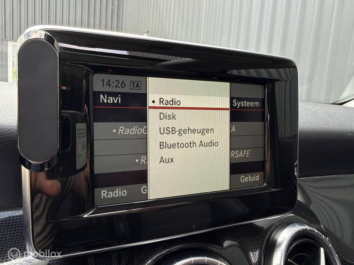 Mercedes-Benz CLA Mercedes CLA-klasse CLA180 BlueEFF. Edition Pano Led NL Auto Cruise Bluetooth Navi