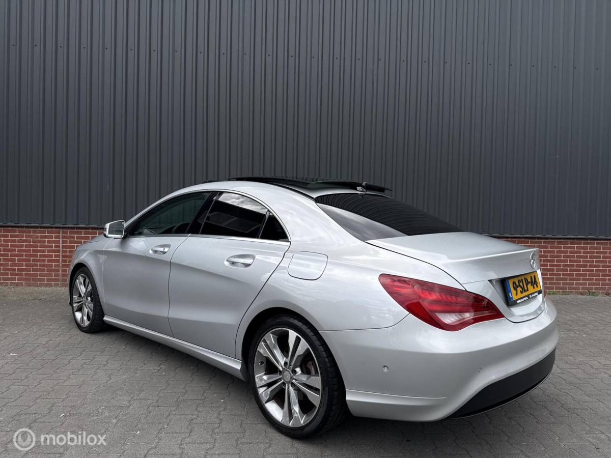 Mercedes-Benz CLA Mercedes CLA-klasse CLA180 BlueEFF. Edition Pano Led NL Auto Cruise Bluetooth Navi