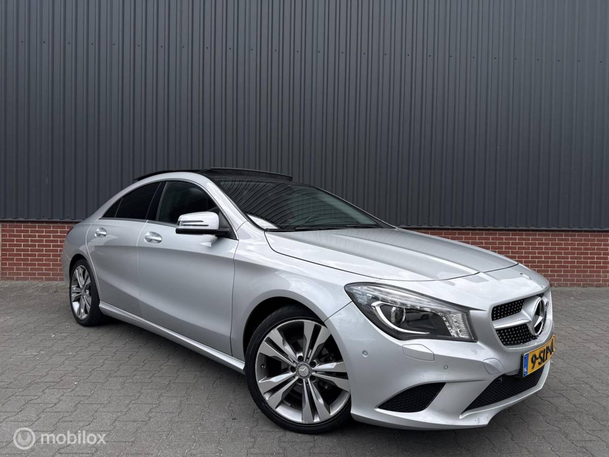 Mercedes-Benz CLA Mercedes CLA-klasse CLA180 BlueEFF. Edition Pano Led NL Auto Cruise Bluetooth Navi