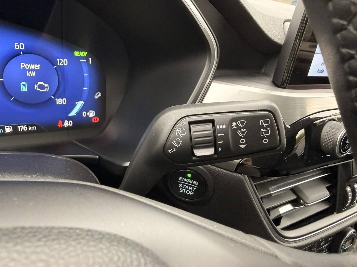 Ford Kuga Ford Kuga 2.5 PHEV Titanium 225pk | Wegklapbare  Trekhaak | AGR Stoelen | Winter Pack | Adaptieve Cruise Control | Reservewiel | Achteruitrijcamera