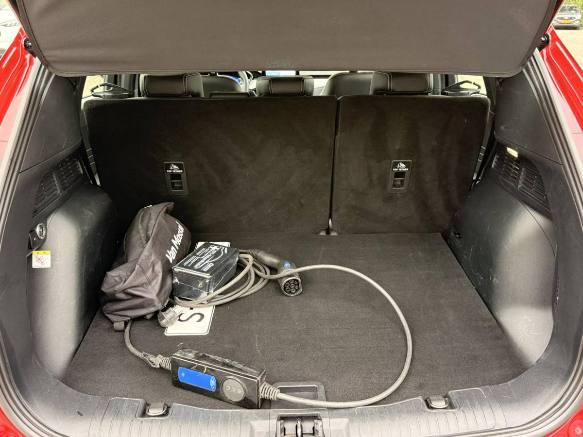 Ford Kuga Ford Kuga 2.5 PHEV Titanium 225pk | Wegklapbare  Trekhaak | AGR Stoelen | Winter Pack | Adaptieve Cruise Control | Reservewiel | Achteruitrijcamera