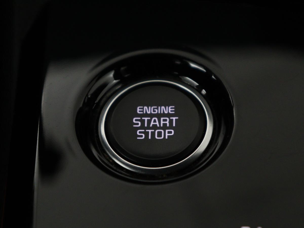 Kia Sportage Kia Sportage 1.6 T-GDi Hybrid GT-Line | Panoramadak |  Trekhaak | Leder/Alcantara | Stoel & stuurverwarming | Adaptive cruise | Matrix LED | Camera | Carplay | Keyless | Achterbankverwarming