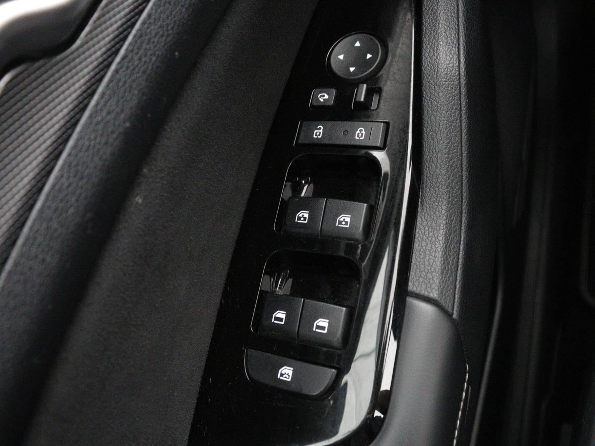 Kia Sportage Kia Sportage 1.6 T-GDi Hybrid GT-Line | Panoramadak |  Trekhaak | Leder/Alcantara | Stoel & stuurverwarming | Adaptive cruise | Matrix LED | Camera | Carplay | Keyless | Achterbankverwarming