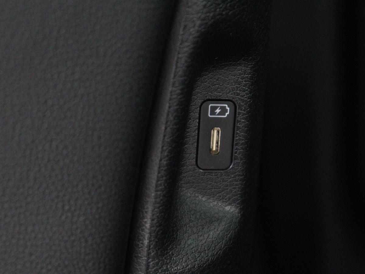 Kia Sportage Kia Sportage 1.6 T-GDi Hybrid GT-Line | Panoramadak |  Trekhaak | Leder/Alcantara | Stoel & stuurverwarming | Adaptive cruise | Matrix LED | Camera | Carplay | Keyless | Achterbankverwarming