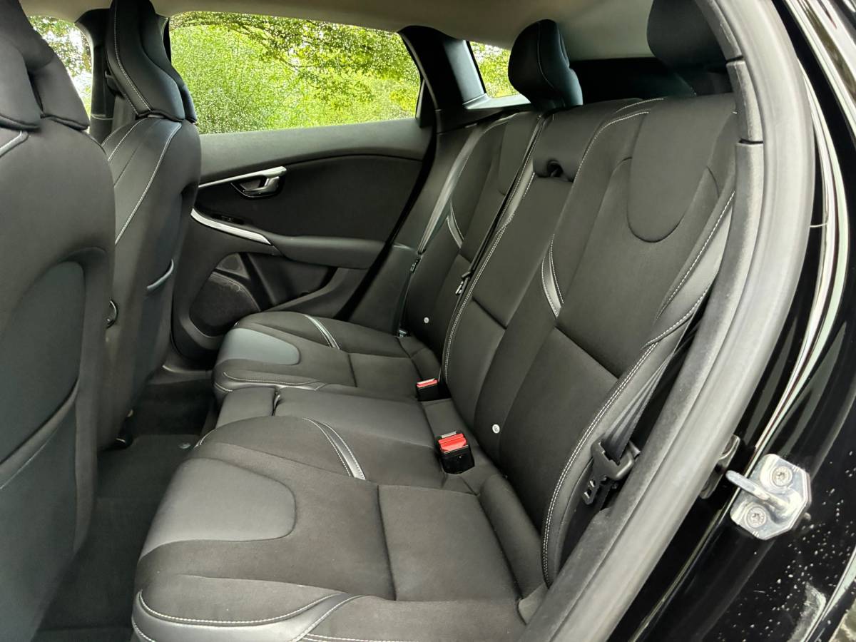 Volvo V40 Volvo V40 2.0 T3 | Xenon + Clima + Navi nu €8.975,-!!