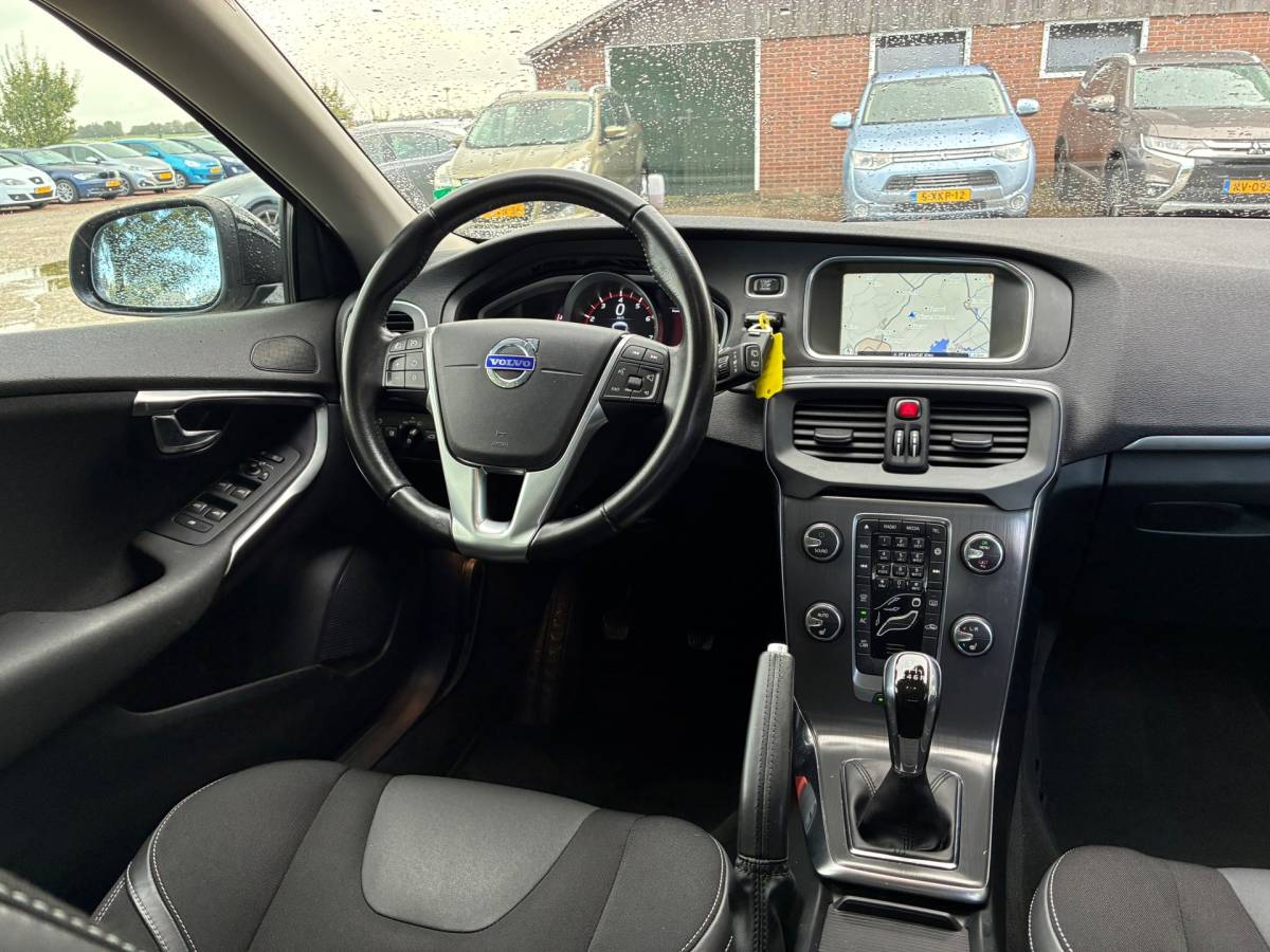 Volvo V40 Volvo V40 2.0 T3 | Xenon + Clima + Navi nu €8.975,-!!