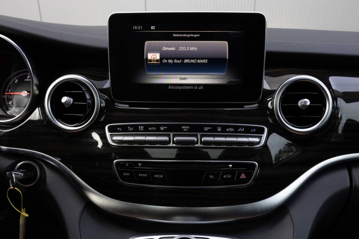 Mercedes-Benz V-Klasse Mercedes-Benz V-klasse 250d Lang Avantgarde | 6 PERSONEN | BURMESTER  |  BEKEND VAN TV |