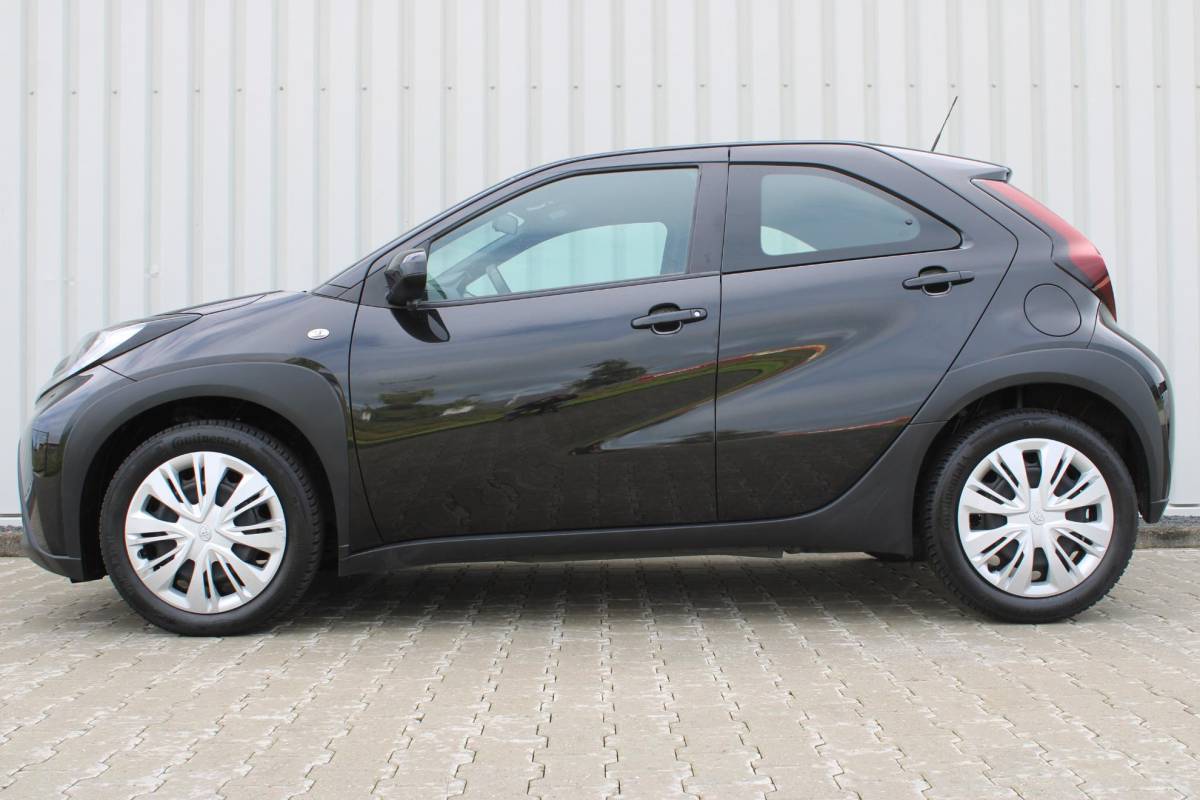 Toyota Aygo Toyota Aygo X 1.0 VVT-i MT Play | Incl. 12 maanden garantie | Adaptieve cruise control | Apple carplay/Android auto | Lane assist | Airco | Parkeercamera |