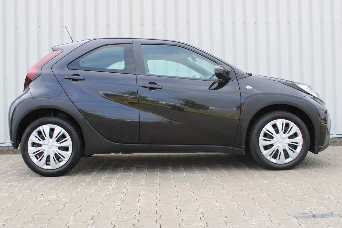 Toyota Aygo Toyota Aygo X 1.0 VVT-i MT Play | Incl. 12 maanden garantie | Adaptieve cruise control | Apple carplay/Android auto | Lane assist | Airco | Parkeercamera |