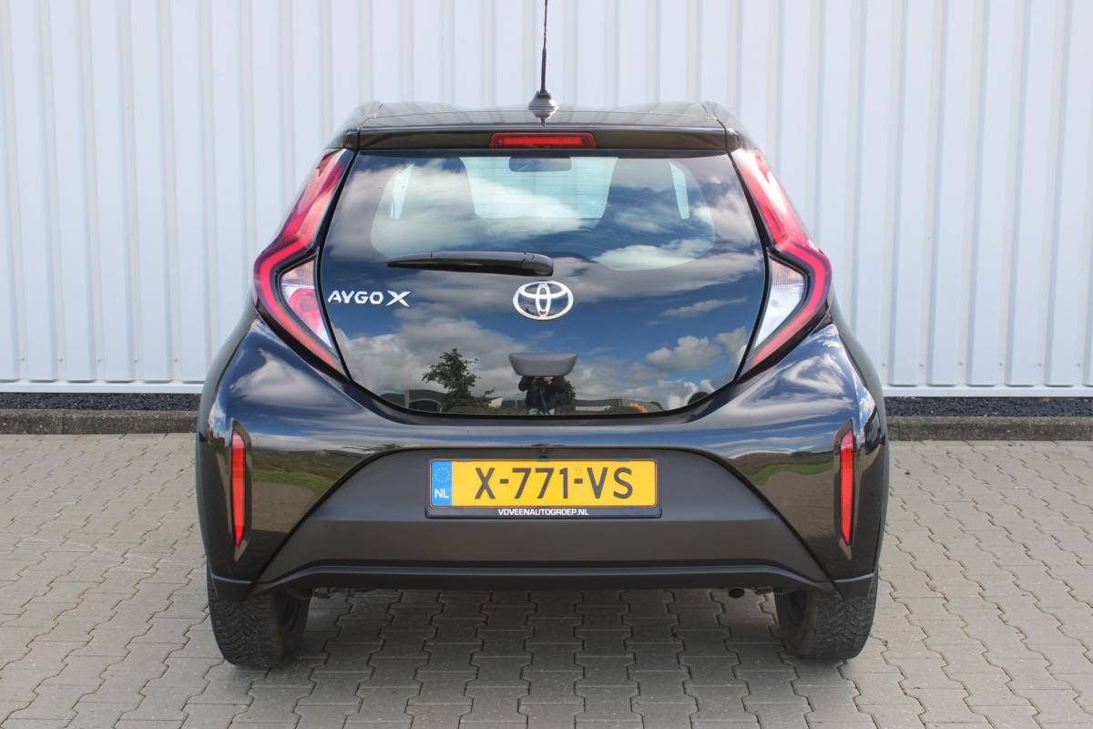 Toyota Aygo Toyota Aygo X 1.0 VVT-i MT Play | Incl. 12 maanden garantie | Adaptieve cruise control | Apple carplay/Android auto | Lane assist | Airco | Parkeercamera |