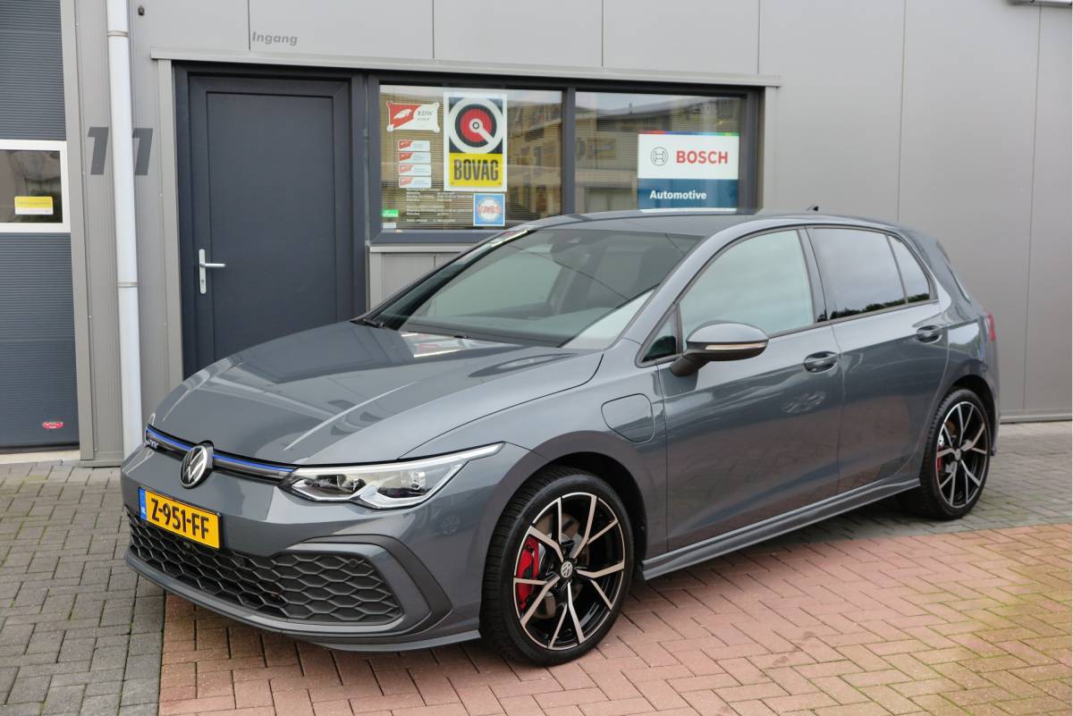 Volkswagen Golf Volkswagen Golf 1.4 eHybrid 245pk GTE  ,SOH 93%. Trekhaak afneembaar,ACC, PDC, Virtual cockpit,Navi, DAB+ , Carplay , Zwarte hemelbekleding, 18″LMV etc.