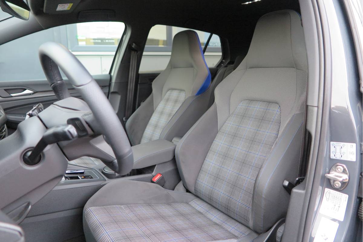 Volkswagen Golf Volkswagen Golf 1.4 eHybrid 245pk GTE  ,SOH 93%. Trekhaak afneembaar,ACC, PDC, Virtual cockpit,Navi, DAB+ , Carplay , Zwarte hemelbekleding, 18″LMV etc.