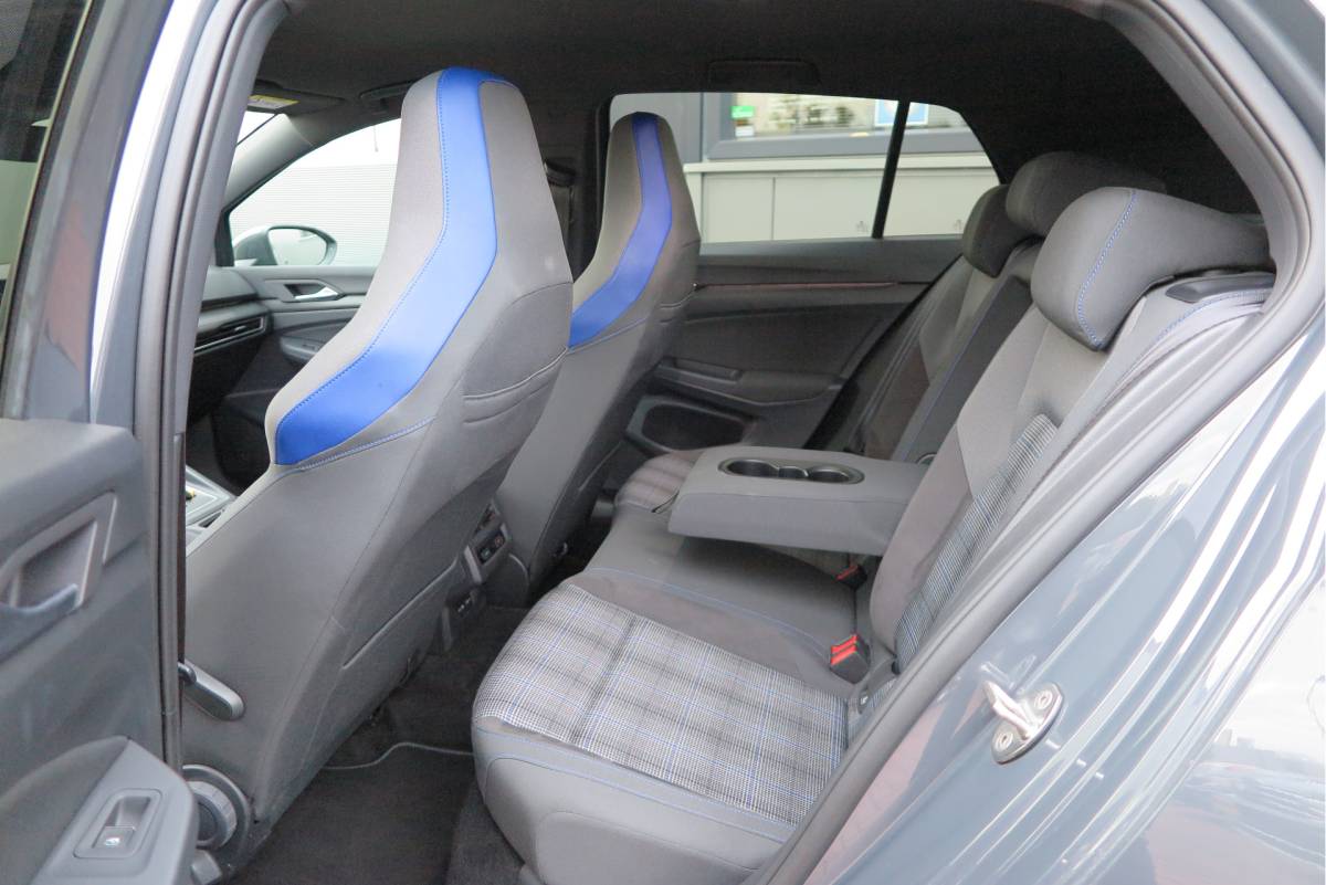 Volkswagen Golf Volkswagen Golf 1.4 eHybrid 245pk GTE  ,SOH 93%. Trekhaak afneembaar,ACC, PDC, Virtual cockpit,Navi, DAB+ , Carplay , Zwarte hemelbekleding, 18″LMV etc.