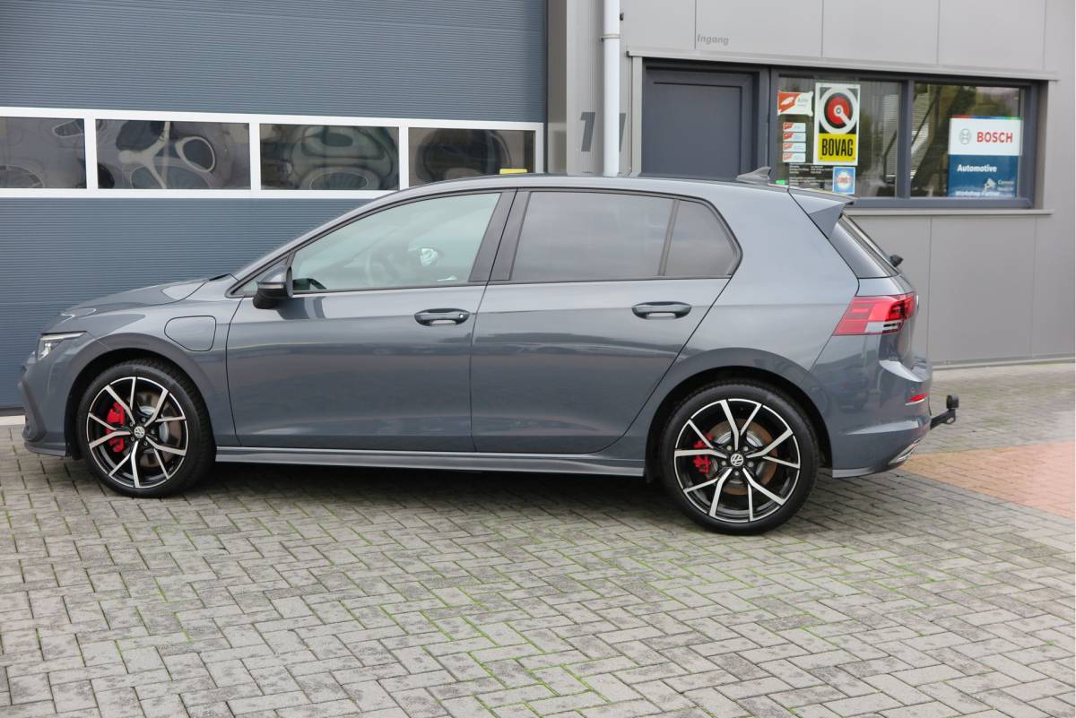 Volkswagen Golf Volkswagen Golf 1.4 eHybrid 245pk GTE  ,SOH 93%. Trekhaak afneembaar,ACC, PDC, Virtual cockpit,Navi, DAB+ , Carplay , Zwarte hemelbekleding, 18″LMV etc.