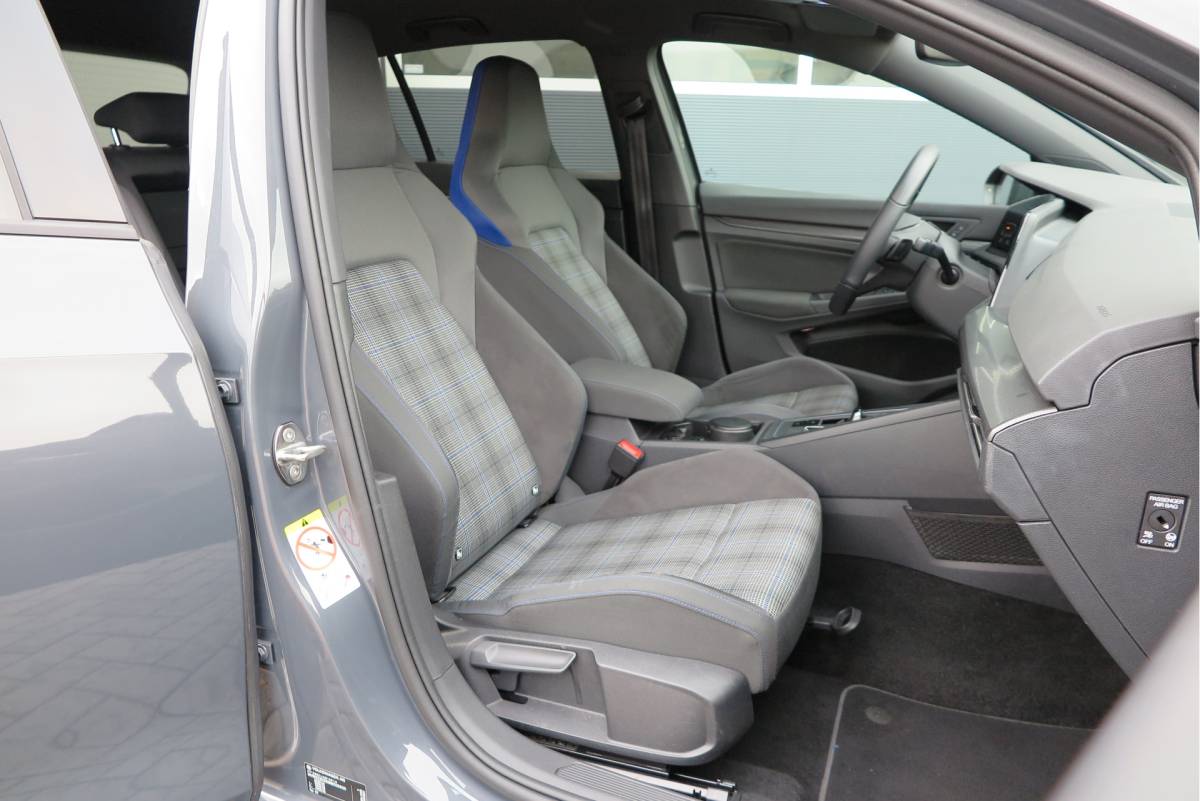 Volkswagen Golf Volkswagen Golf 1.4 eHybrid 245pk GTE  ,SOH 93%. Trekhaak afneembaar,ACC, PDC, Virtual cockpit,Navi, DAB+ , Carplay , Zwarte hemelbekleding, 18″LMV etc.